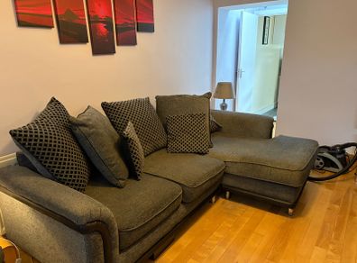 Stunning L - Shaped Sofa ( Need Gone ASAP)