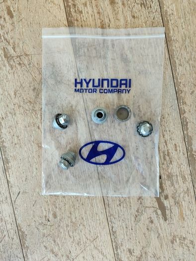Hyundai lock nuts