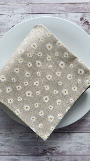 Set of 6,8,10,12.. daisies napkins / matching decorative hearts