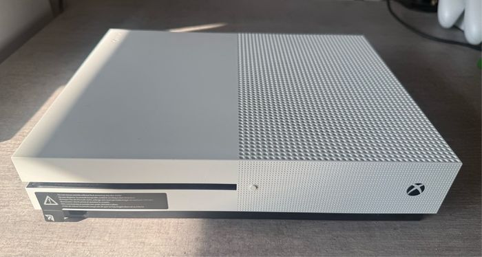 X Box One S + Controllers + Dual Charging Dock
