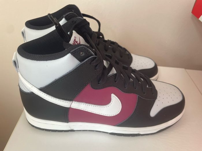 Nike Dunk High - Rosewood Size UK 6 EUR 40