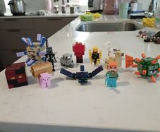 Lego Minecraft minifigure bundle 12 pieces