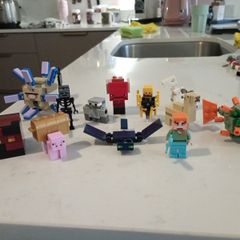 Lego Minecraft minifigure bundle 12 pieces