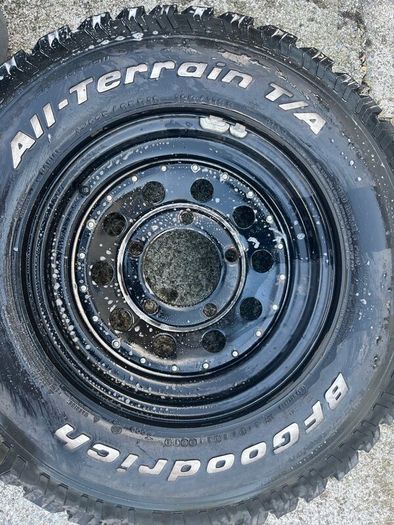 6 BFGoodrich 235/85R16 Tyres and Black Steel Rims
