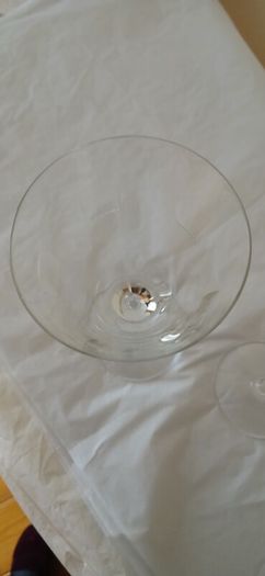 A pair. 2 x Vintage Wine Glasses. Geometric patterned elegant wine glasses. FREE Stopper.