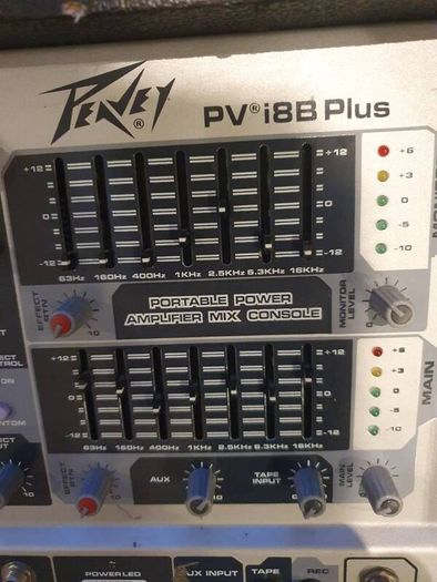 Peavey i8B 8 channel mixer & Power amplifier