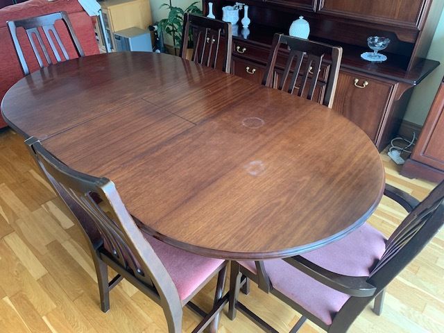 Dining table & chairs