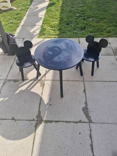 Disney mickey mouse black table and chairs
