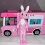 Barbie camper van with dolls and accessories Image 4