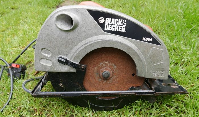 Black & Decker KS64 Circular Saw 230V 1300W 65mm (working)