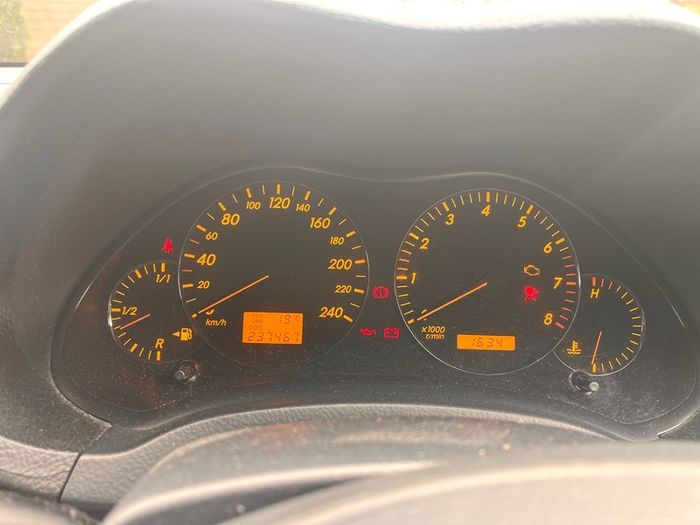 2006 avensis