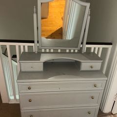 Dressing table