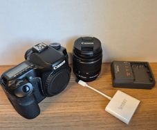 Canon EOS 40D DSLR Camera Kit - 18-55mm IS Lens, 32GB CF Card & USB-C Reader - Complete Setup