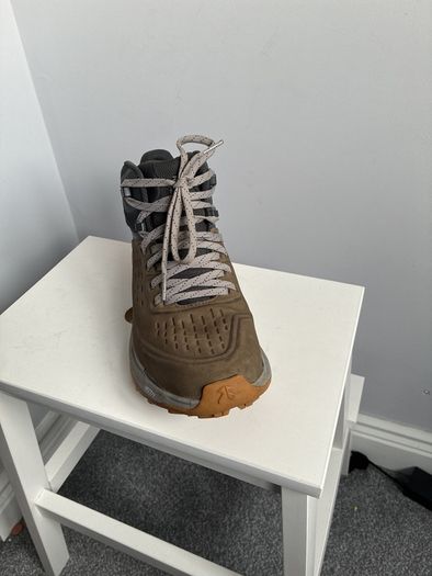 North Face size 9 Leather Walking Boots