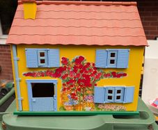 Forever Friends Vintage Doll House