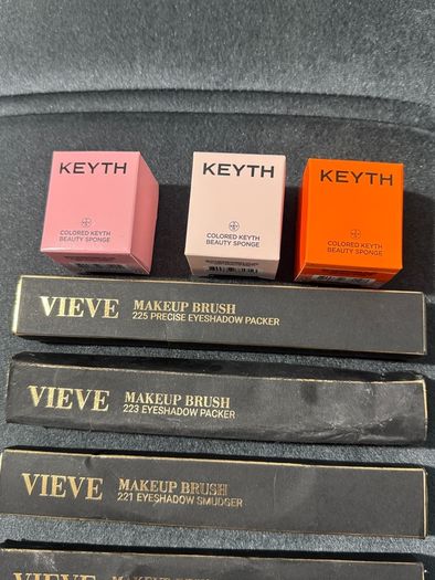 VIEVE brushes and Keyth makeup sponges new