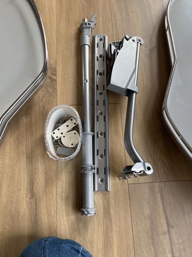 Kitchen corner press pull-out trays