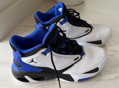 Air Jordan Max Aura 4