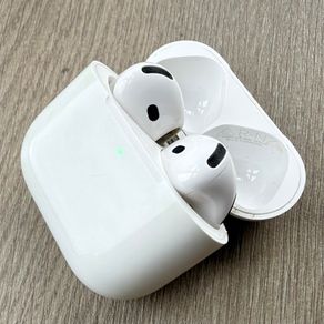 Apple AirPods 4 with Active Noise Cancellation