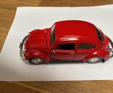 Maisto.volkswagen BW Beetle red midst scale 1:24  die cast VW
