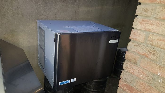 Simag r250kg bin,and Simag sv 315 ice machine