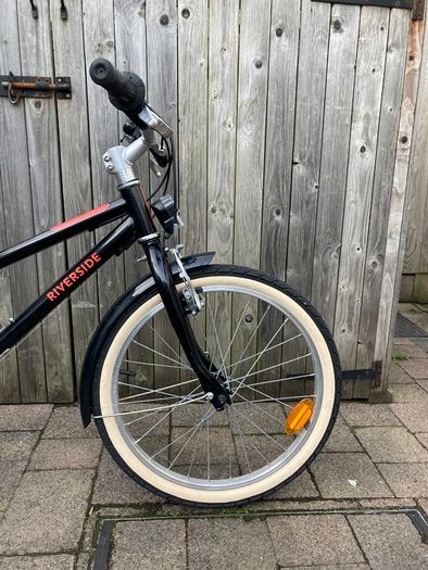 B'Twin / Decathlon Riverside 500 Kids' 20" Hybrid Bike.
