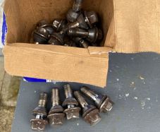 wheels bolts