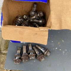 wheels bolts