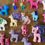 Bundle of 25 Kids Pony Toys / Figures Image 3