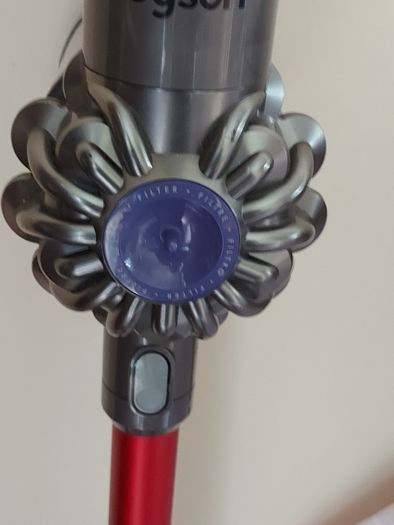 DYSON CYCLONE Vacuum Cleaner, excellent battery and in very good condition