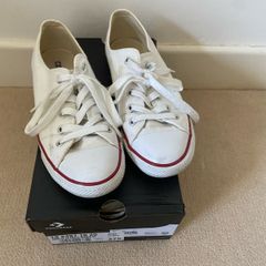 White convers size 5