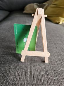Easel