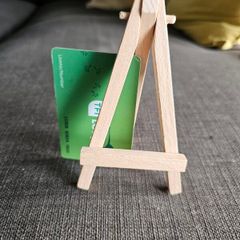 Easel