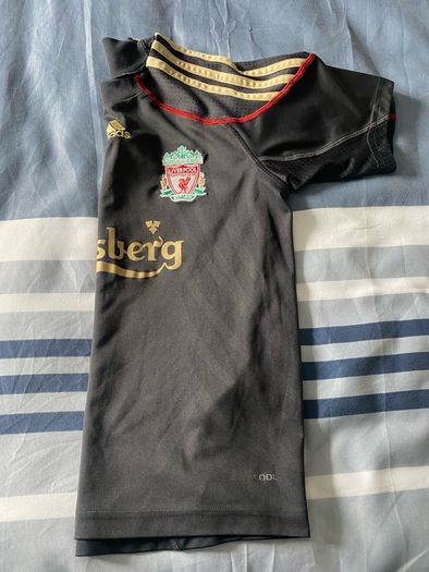 Size 7-8yrs Liverpool jersey