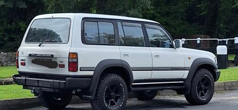 Toyota Land Cruiser FJ80