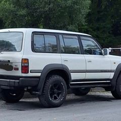 Toyota Land Cruiser FJ80