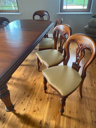 Mahogany Dining Table & 8 Chairs