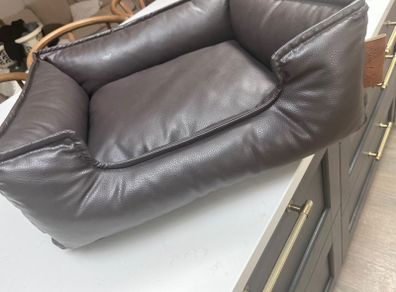 Cat/ Small dog bed