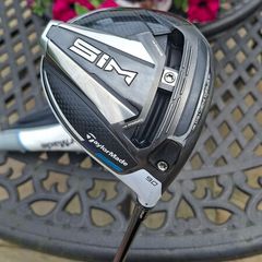 Taylormade SIM 9 Degrees Driver Stiff  41.5 Inch Shaft (3 inches Shorter)
