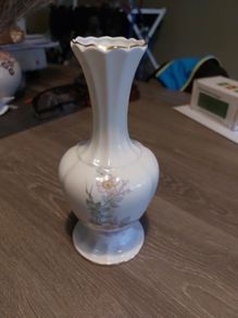 royal tara vase