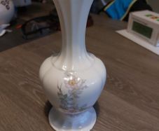 royal tara vase