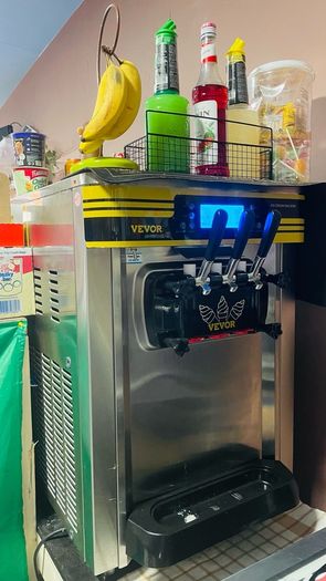 Ice Cream Machine (Dual Hopper)