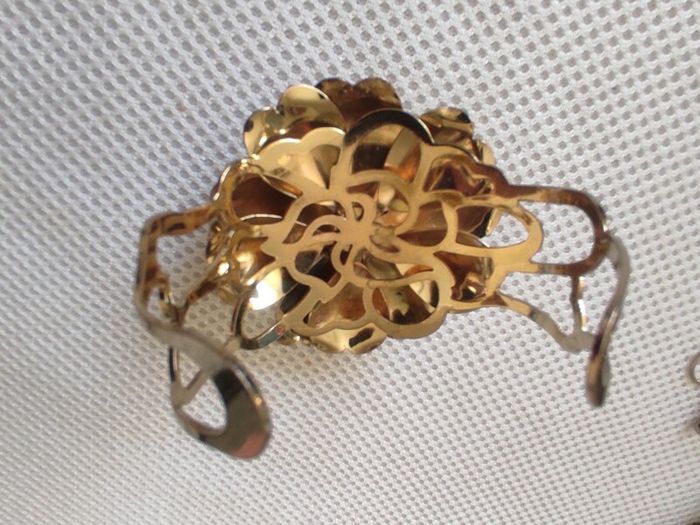 bangle