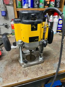 Dewalt router DW625E-LX
