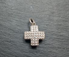 Solid silver cross pendant