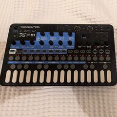 FM synthesizer/groovebox Sonicware Liven XFM