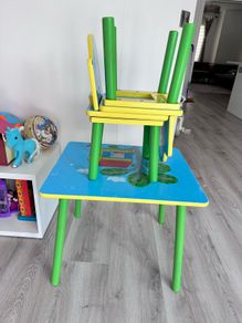 Pepppa pig table chair