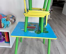 Pepppa pig table chair