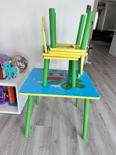 Pepppa pig table chair