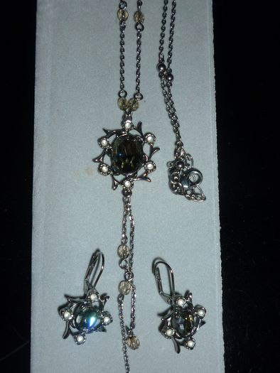 Necklace Pendant Earring Set.  Vintage chain & ear rings